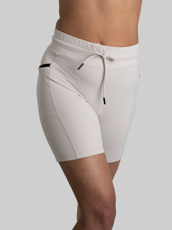 Streamlined waistband loop–